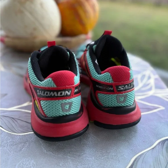 Salomon Vibrant Green and Red Trail Shoes - Picture 7 of 12